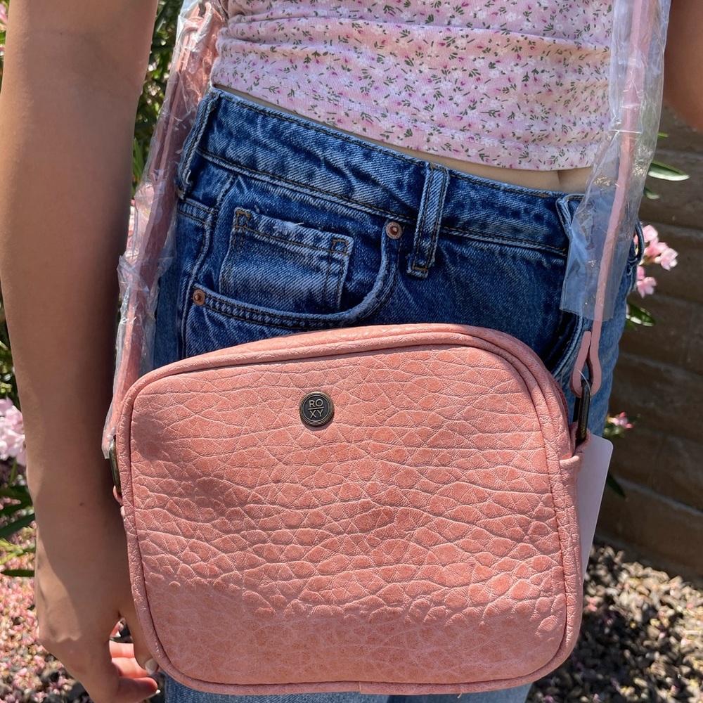 ✨ ROXY Summer Crush Small Shoulder Bag IN PINK ✨ - Picture 3 of 6